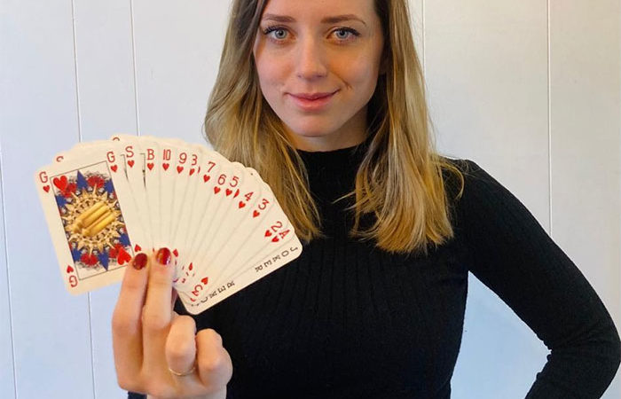 國王就該比皇后大？女大生發明「無性別撲克牌」　另類「代替JQK」狂銷1500副
